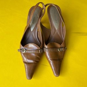 Sling back low heels